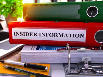 $134M in Insider Moves: What It Might Mean for KMI, ISRG and QS