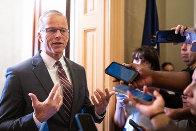 Shutdown pressures on the rise - Roll Call