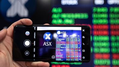 Shares drop to six-week low as RBA leaves rates on hold