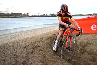 'We're no longer thinking about a quick return' - Eli Iserbyt faces setbacks after femoral artery complications