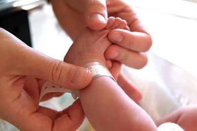 Women must be warned of home birth risks and have access to skilled midwives, experts say