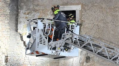 Torre dei Conti: Rescued worker dies after Rome tower collapse
