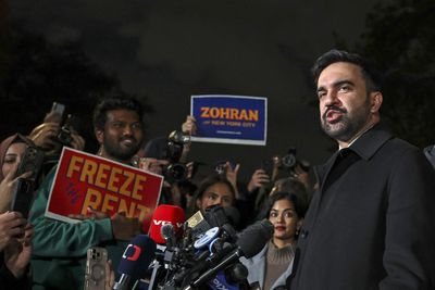 Some CEOs have vowed to revolt against a Zohran Mamdani win. Jamie Dimon says he'll 'call him and offer my help'