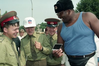 Soviet soldiers and chunks of the Wall: NFL's first visit to Berlin came as the Cold War ended