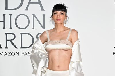 Lily Allen wears eye-catching outfit at fashion awards ceremony