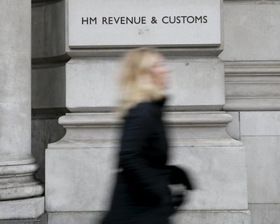 MPs ask HMRC to explain child benefit error that froze payments to parents