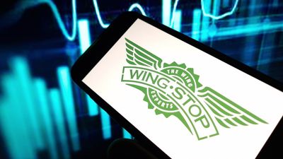 Wingstop CEO Flags Broadening Demand Weakness, Cuts Outlook
