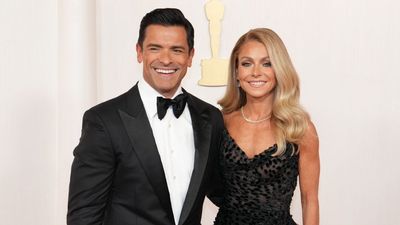 Why Kelly Ripa and Mark Consuelos’ Serene White-and-Gray Kitchen Is the Perfect Rebuttal to the ‘Trends Are Everything’ Mindset