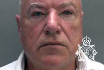 Missed opportunities to stop headteacher abusing girls, review finds