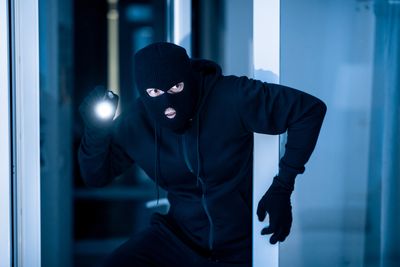10 Home Security Flaws Burglars Pray You’ll Overlook