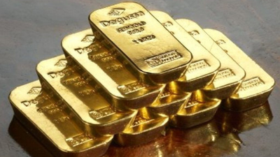Gold Prices Slip Below Key Level: Should Investors Buy the Dip or Wait It Out?