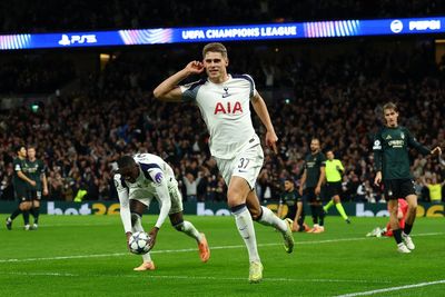 Red card and wondergoal sum up best and worst of Tottenham in Thomas Frank rebuild