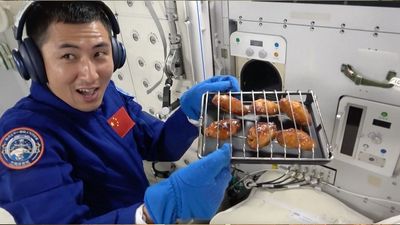 Watch Chinese astronauts enjoy '1st ever space BBQ' from Tiangong's brand-new oven (video)