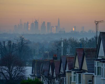 Low-income areas in England and Wales face worst air pollution, analysis finds