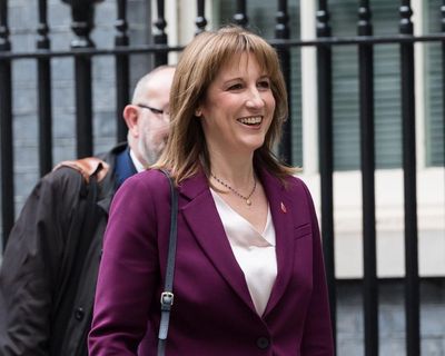 Thinktanks urge Rachel Reeves to overhaul ‘broken’ tax system