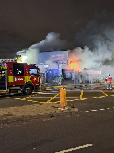 Huge fire shuts Blackwall tunnel as dramatic video shows smoke billowing into sky