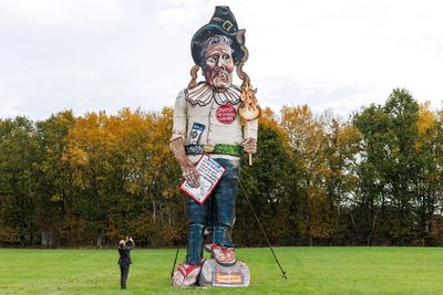 Town builds 11-metre effigy of Keir Starmer to burn for Bonfire Night