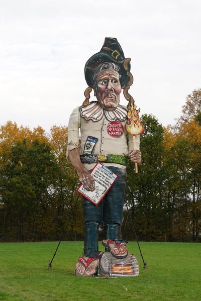 Keir Starmer effigy unveiled in Edenbridge which includes Guy Fawkes digital ID