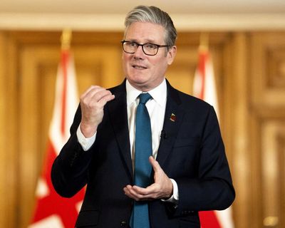 ‘We’re leading the way’: Starmer defends plans for green economy before Cop30