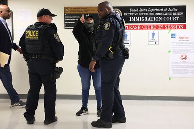 Lawmakers want count of US citizens held by immigration agents - Roll Call