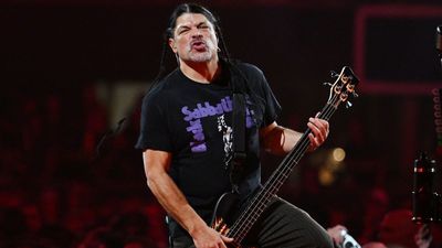 “No, that doesn’t sound right”: Robert Trujillo gatecrashes group Enter Sandman lesson at Guitar Center