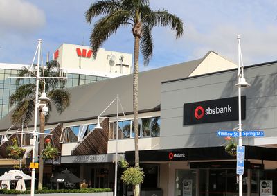 Small banks pass on mortgage rates while big banks ‘pad profits’