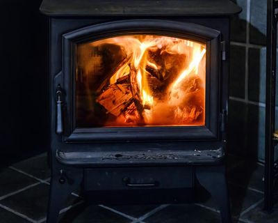 Misleading UK adverts for ’very low emission’ wood-burning stoves banned