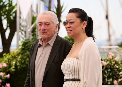 Robert De Niro 'Leaves Dirty Diapers' to 'Sulking' Tiffany Chen, Source Claims