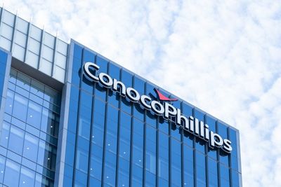 ConocoPhillips Tops Q3 EPS Estimates, Lifts Dividend 8%, Production Climbs