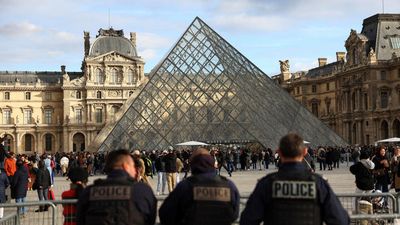 French auditors slam Louvre bosses over lavish spending, weak security