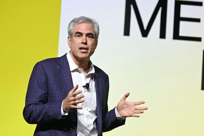 Gen Z’s brains are ‘growing around their phones’ the way a tree warps around a tombstone, ‘Anxious Generation’ author warns