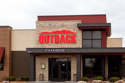 Outback Steakhouse Parent Bloomin' Brands Swallows Costs, Tightens Footprint