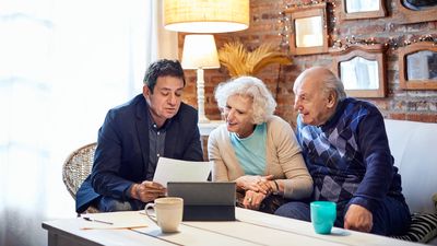 I’m a Financial Advisor: 5 Money Habits My Wealthy Clients Never Break