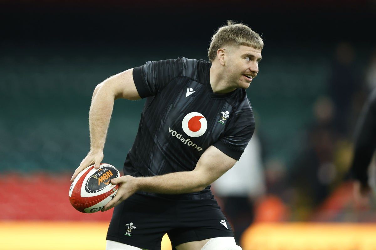 Aaron Wainwright says Wales players are not distracted…
