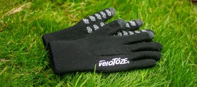 VeloToze knitted waterproof glove review - Wet weather gloves used by the pros