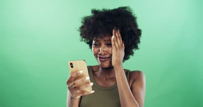 Is Your New “Love” a Criminal? 5 Telltale Signs Your Online Romance Is a Con