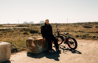 Rag’n’Bone Man teams up with Danger Mouse on new groove-laden tune Time To Love