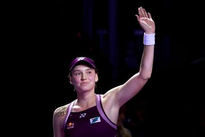 WTA Finals live: Elena Rybakina overcomes Jessica Pegula in tight three-set battle to book place in final