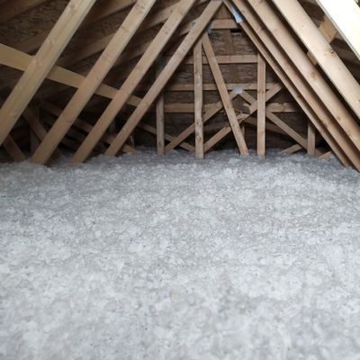 How to remove old insulation – this is the most effective and safest way to get rid of damaged insulation, according to the pros