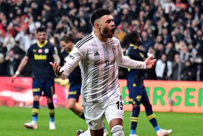 'We had eight managers in two years - if the fans aren't happy they'll turn up to the training ground and let you know' Alex Oxlade-Chamberlain on volatile Turkey spell