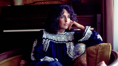 'It’s not just about aesthetics. It’s about adding soul to your walls' – A Mid-Century Detail Brought Warmth to Joan Baez's '80s Living Room, and It's Trending Again for 2026