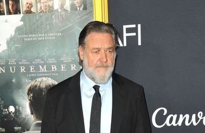Russell Crowe credits 55lb weight loss to cutting back alcohol intake