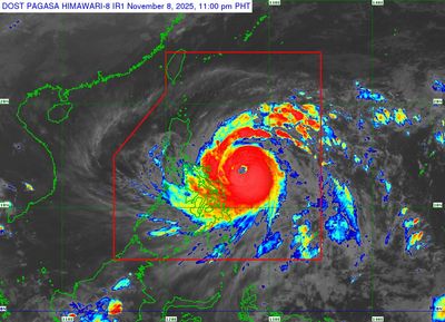 Typhoon Uwan Threat: Signal No. 4 Raised Over Catanduanes, Northern Luzon Set for 'Catastrophic Destruction'