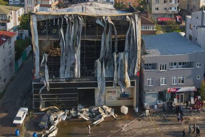 A fire at a perfume depot in northwestern Turkey kills 6 people