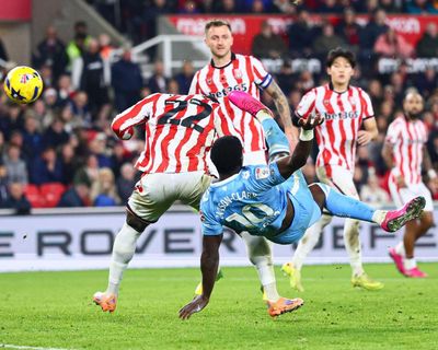 Coventry extend Championship lead after late Mason-Clark strike sinks Stoke
