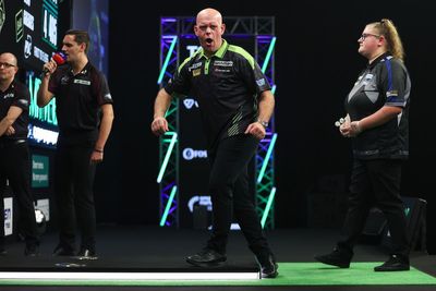 Beau Greaves misses chance to beat Michael van Gerwen at Grand Slam of Darts