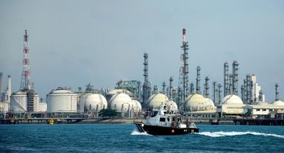 ‘Loophole’ in sanctions allowing Russian oil to be imported to Australia through port part-owned by Macquarie Bank