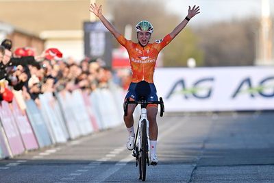 UEC European Cyclocross Championships: Inge van der Heijden leads Dutch sweep ahead of Lucinda Brand and Aniek van Alphen at elite women’s race