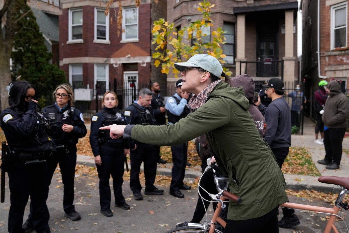 Sarah Raza Chicago police respond as ‘shots fired’ at federal…