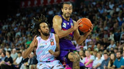 Kings stars shine in 'ugly' win over Breakers